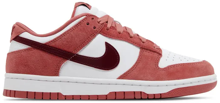 Nike Dunk Low Valentine's Day (2024)